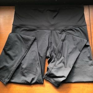 Teeki Yoga hot pants